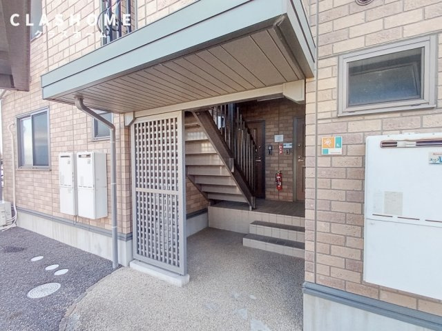 Ｆｏｎ Ｔａｉｎｅ　Ａのエントランス