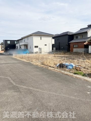 ６０３６５　羽島市堀津町須賀南土地の前面道路含む現地写真
