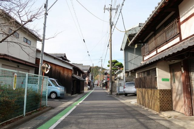 近江八幡市為心町中　売土地の前面道路含む現地写真