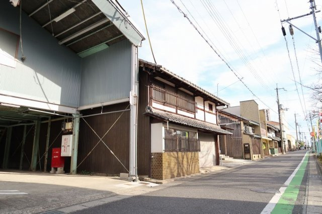 近江八幡市為心町中　売土地の前面道路含む現地写真