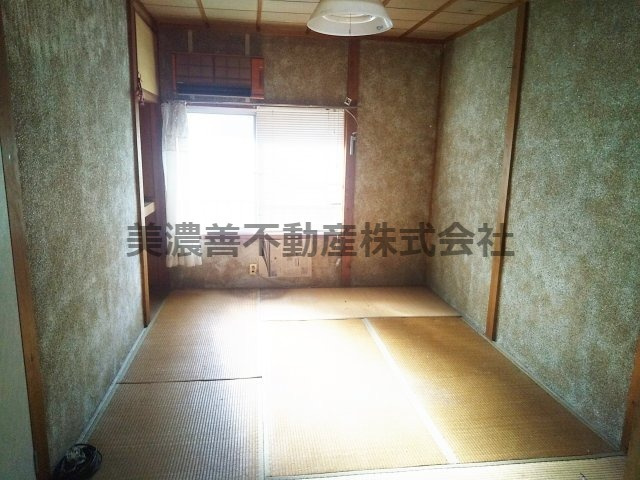 ６０２５３　岐阜市三田洞東戸建の内装