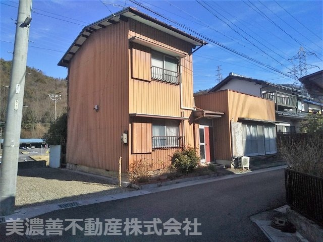 ６０２５３　岐阜市三田洞東戸建の前面道路含む現地写真