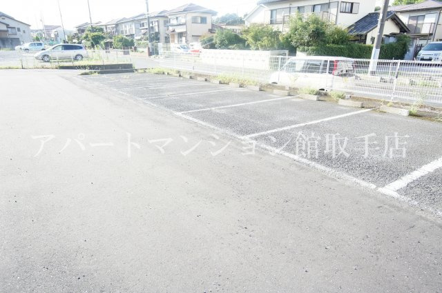 エビハラビルの駐車場