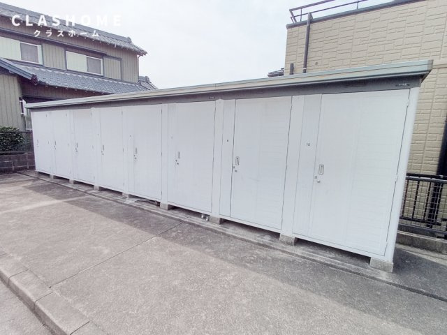 クレイドル住吉Bの駐車場