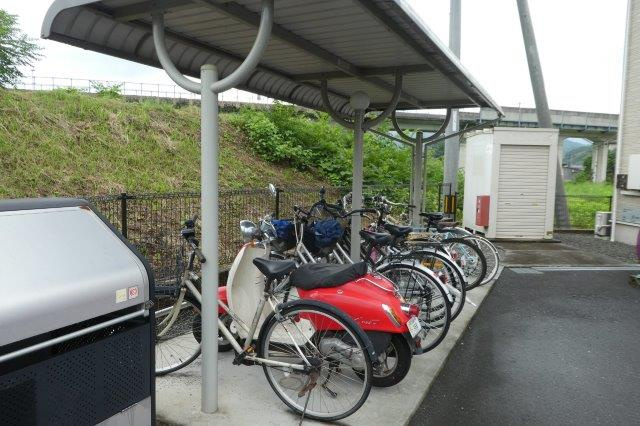 小田郡矢掛町小林のアパートのその他共用部分|自転車置き場