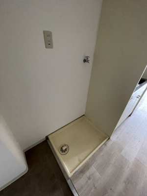 【設備】 | ラ・フォーレ上新庄 | 室内洗濯機置き場です