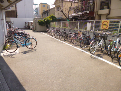 【その他共用部分】 | ラ・フォーレ上新庄 | たくさん駐輪可能の駐輪場です