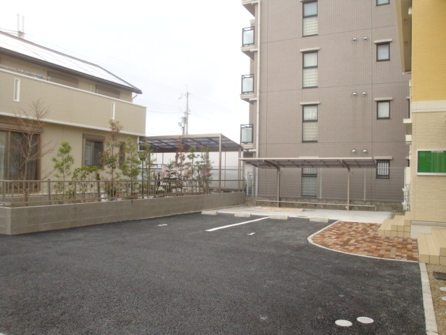 ブランカーサⅡの駐車場