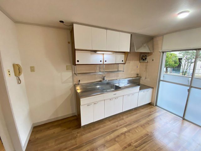 ヴィラナリー千代田9号棟のキッチン|モデルルーム写真