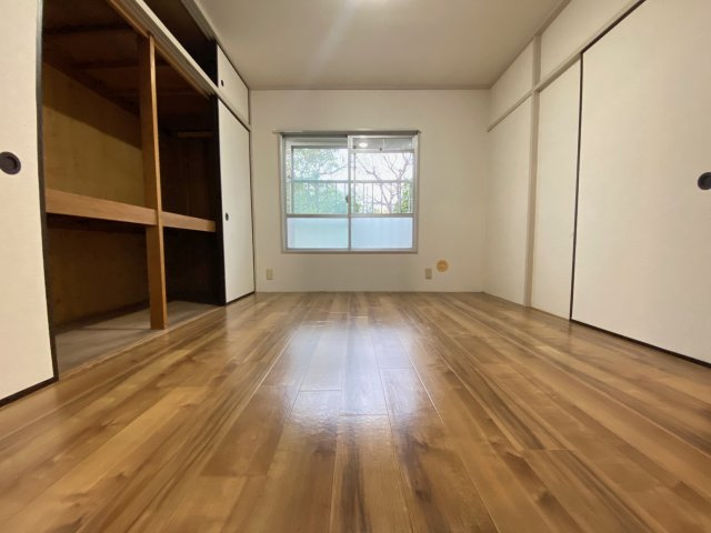 ヴィラナリー千代田9号棟の寝室|モデルルーム写真