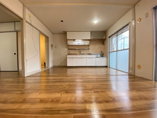 ヴィラナリー千代田9号棟の居間・リビング|モデルルーム写真