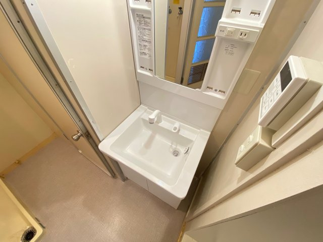 ヴィラナリー千代田9号棟の洗面所|モデルルーム写真