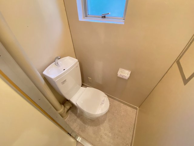 ヴィラナリー千代田9号棟のトイレ|モデルルーム写真