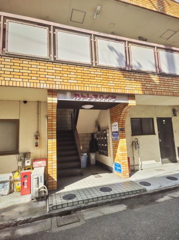 【エントランス】 | カトレアハイツ門真 | 落ち着いたエントランスです