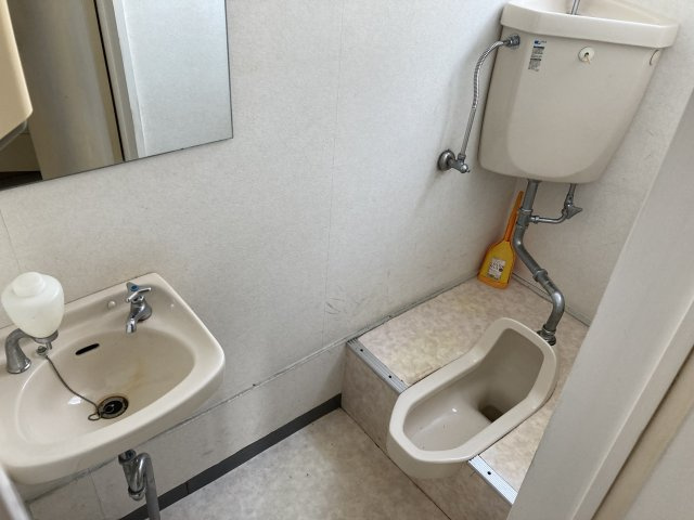 高堂2丁目テナントのトイレ