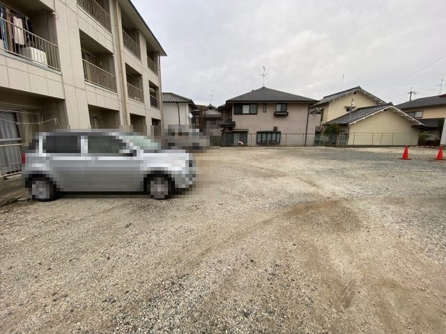 山本ハイツの駐車場