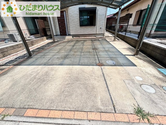鴻巣市原馬室　中古一戸建ての駐車場