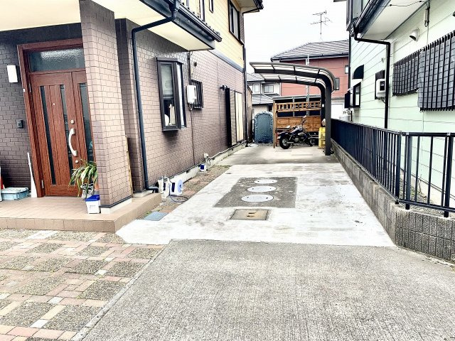 売中古戸建　焼津市相川の駐車場|広いスペースの駐車場はお客様が来ても困りません。