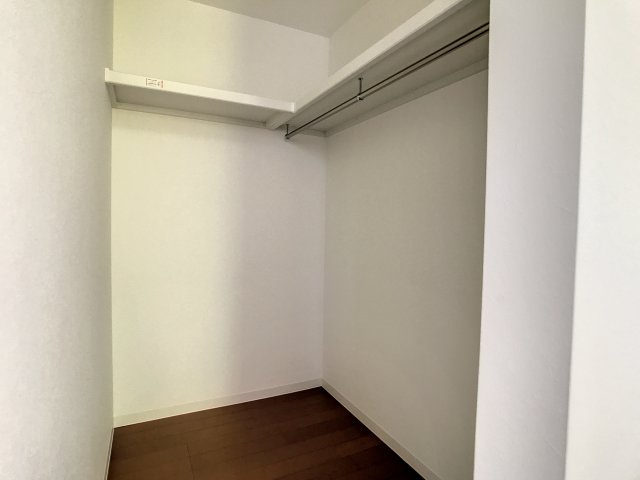 風と光が織りなす家の収納|大きなものもここにしまえるね！