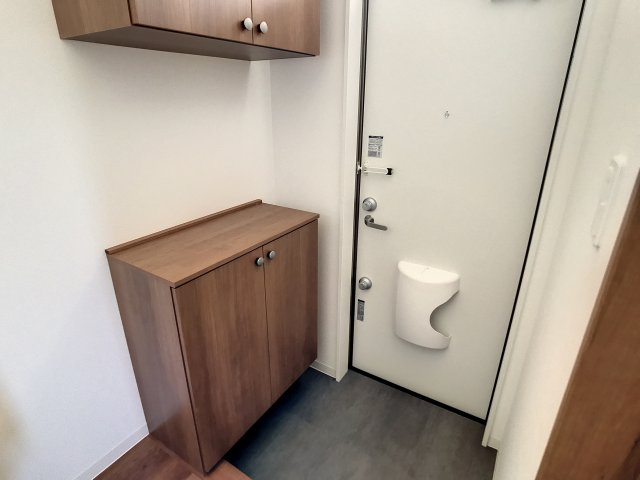 風と光が織りなす家の玄関