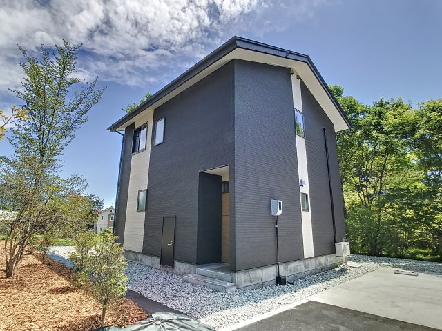 風と光が織りなす家の外観|シックで落ち着いた建物＾＾