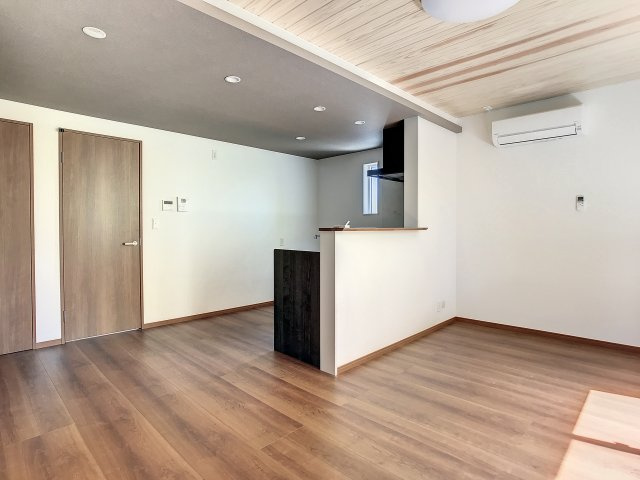 風と光が織りなす家の居間・リビング|軽井沢らしいお部屋♪