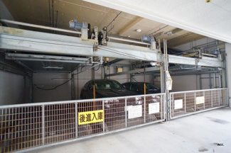 【駐車場】 | 【屋内車庫】