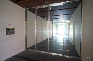 【エントランス】 | 留守時も安心、宅配ボックス完備マンショですン☆