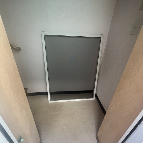 辻ビルの玄関