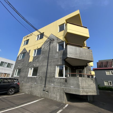 エスパシオの外観|おしゃれな外観です