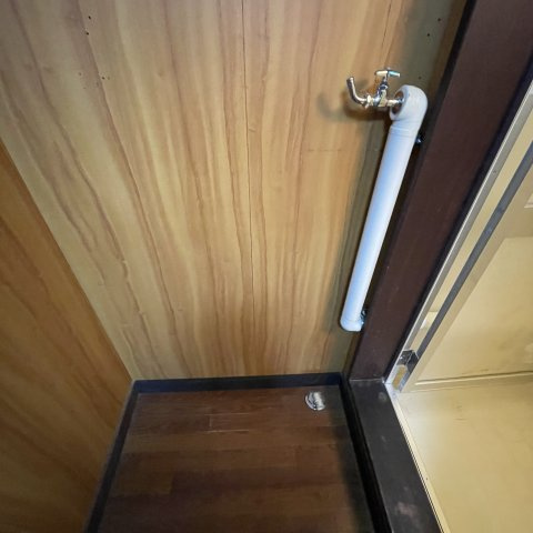 Ｙ１ビルの玄関