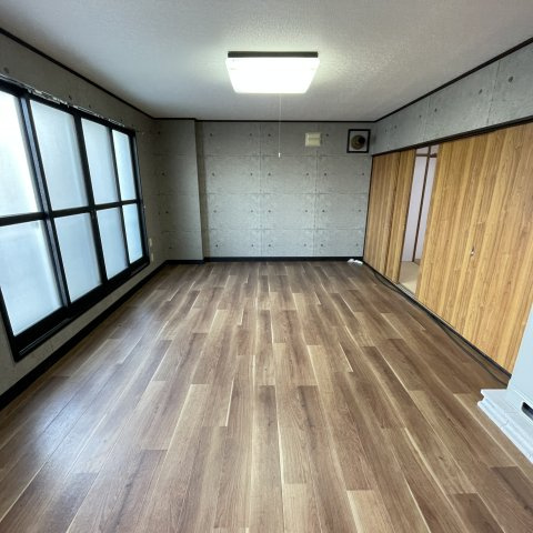 Ｙ１ビルの居間・リビング