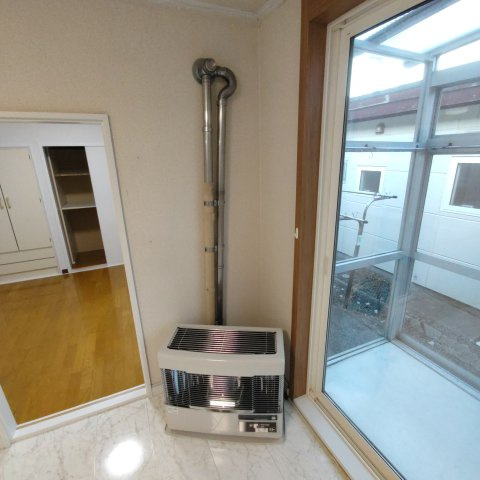 登別市新川町3丁目10-3戸建の玄関