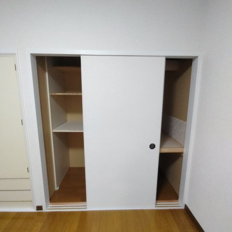 登別市新川町3丁目10-3戸建の収納