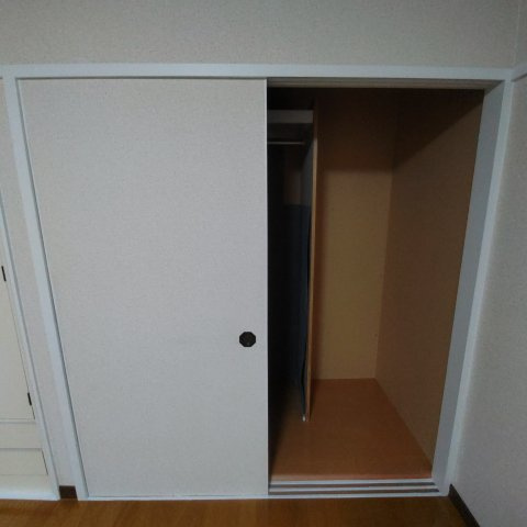 登別市新川町3丁目10-3戸建の収納