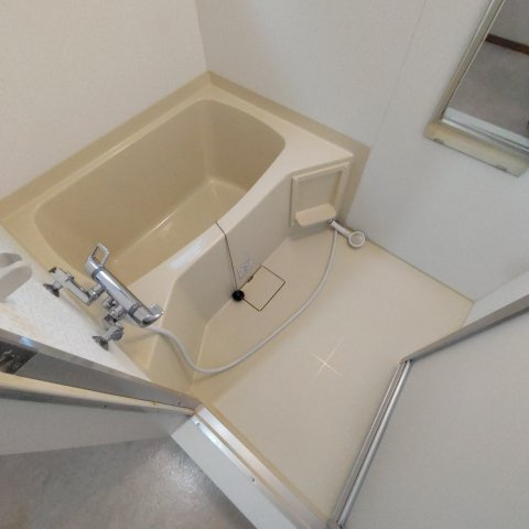 登別市新川町3丁目10-3戸建の浴室