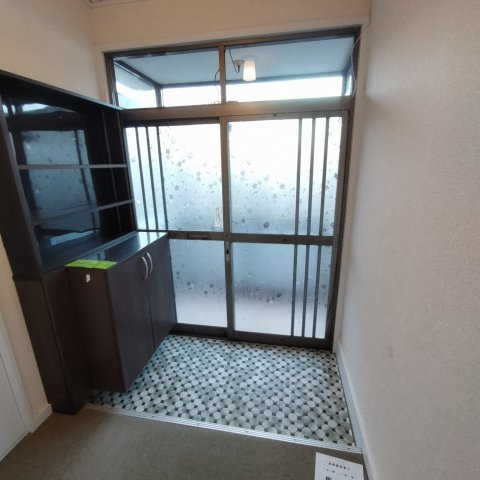 登別市新川町3丁目10-3戸建の玄関