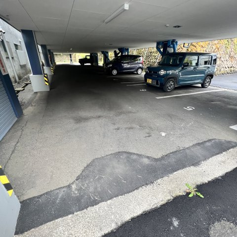 ハイツTATの駐車場