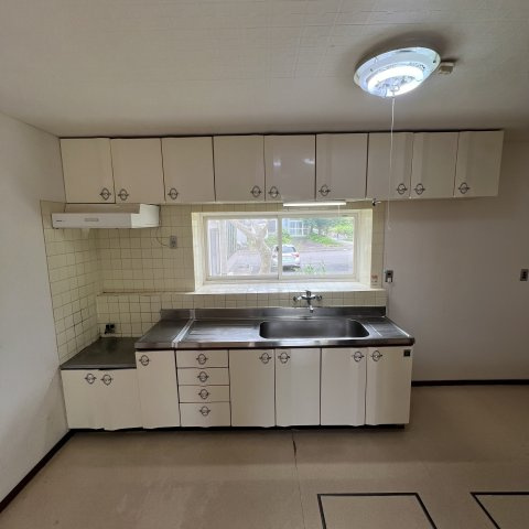 室蘭市八丁平2丁目34-8戸建のキッチン
