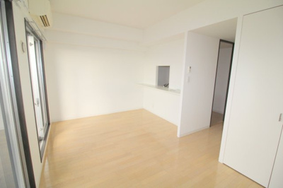 【居間・リビング】 | レジデンスエアポート | 別室の写真使用