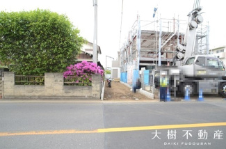 【前面道路含む現地写真】