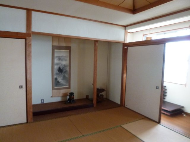 呉市広小坪売り家の和室