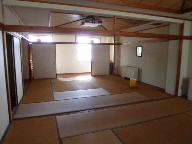 呉市広小坪売り家の和室