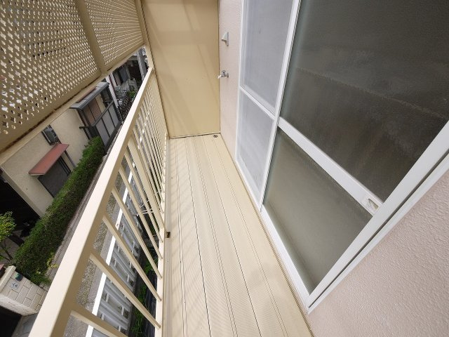 ハイツ朱峰第二のバルコニー