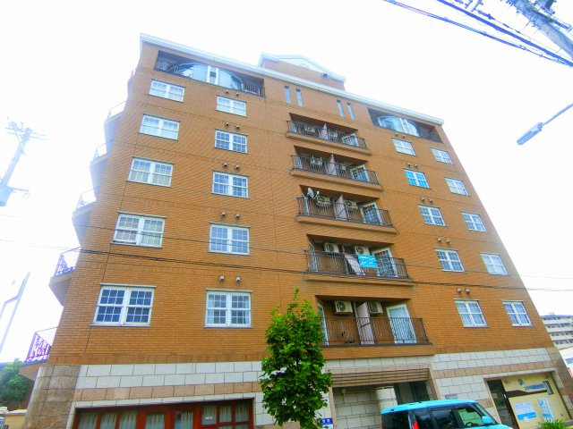 セブンフロアハイツの外観