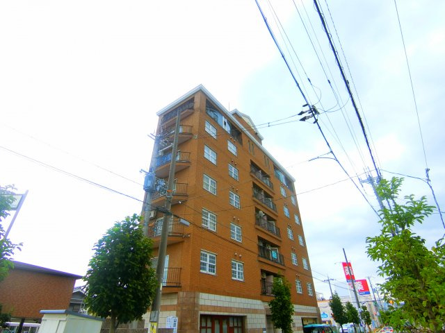 セブンフロアハイツの外観