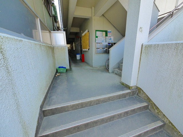 廣岡マンションのエントランス