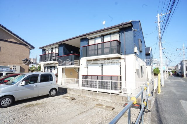 ドルチェ弐番館の駐車場