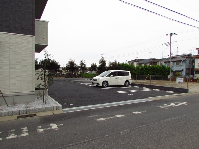トップⅪの駐車場