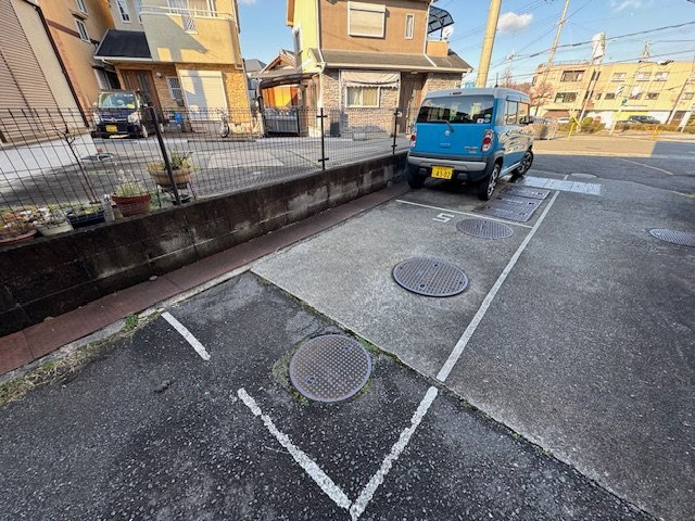 コンフォルトの駐車場